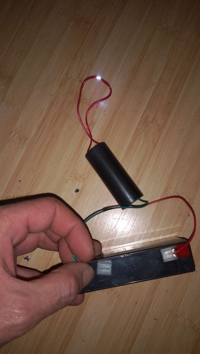 Convertor tensiune de la  5-6v la 300.000v