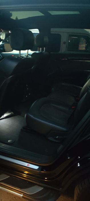 Audi Q7 2012 bir qol