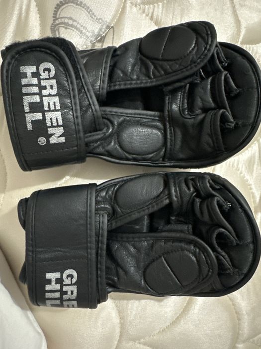 Перчатки и шлем для MMA