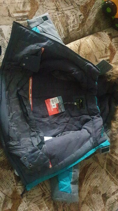 Продам комбинезон новый  2 г