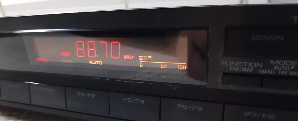Natural Sound AM/FM Stereo Tuner Yamaha TX-330