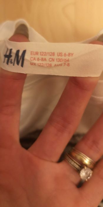 bluza alba H&M pt baieti de 6-8 ani, marime 122-128cm
