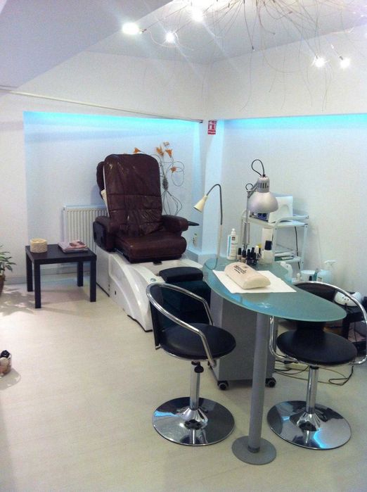 Salon de bronzare & înfrumusețare vechime 22 ani – locație centrala