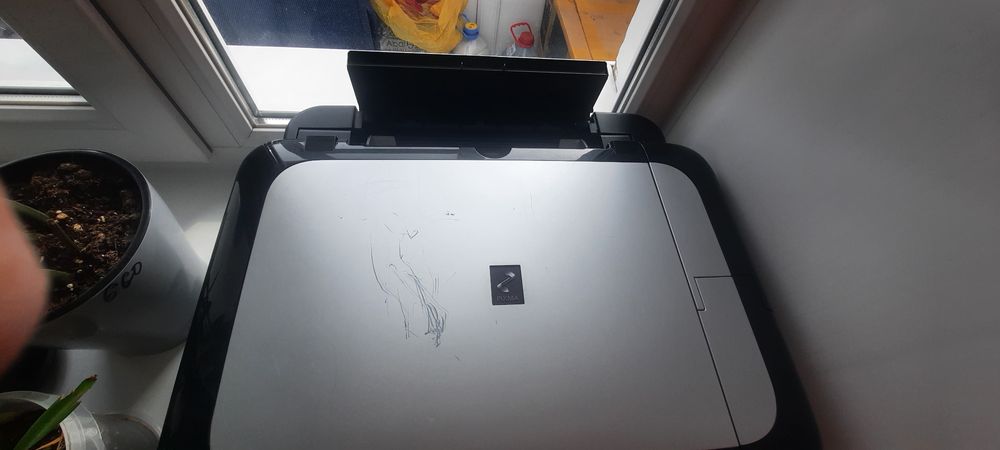 Продам принтер Канон  цветной, 3 в 1, сканер, принтер, ксерокс.