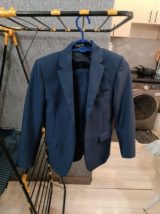 Продам костюм детский