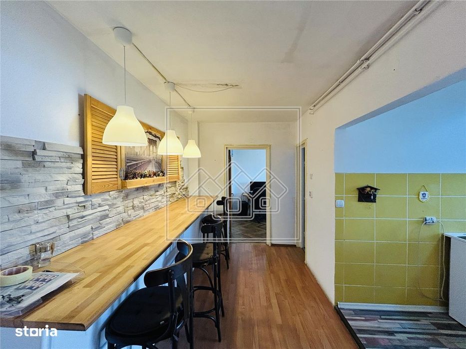 Ap decomandat, 2 camere, balcon mare, Etaj 510 - Mihai Viteazu — fotografia 1