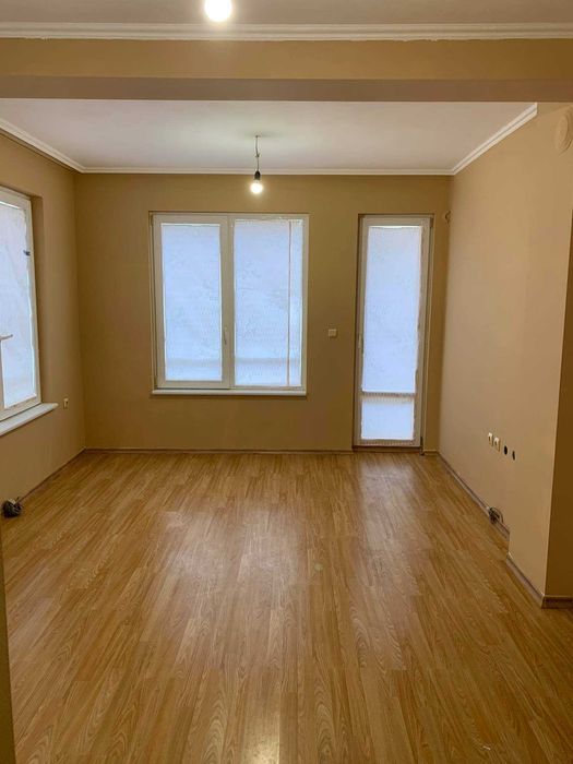 Дава се под наем Двустаен апартамент в Бургас, Център - 55 кв.м за 204 € - Снимка #1