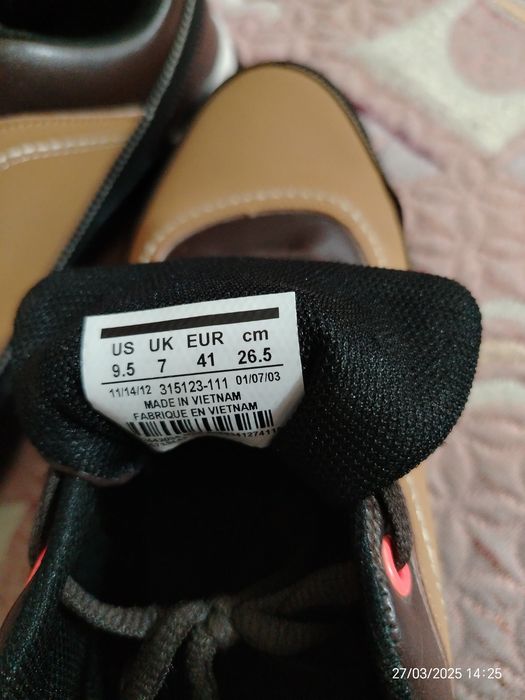 Кроссовки продам