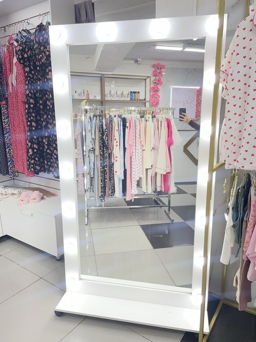 Зеркало с освещением