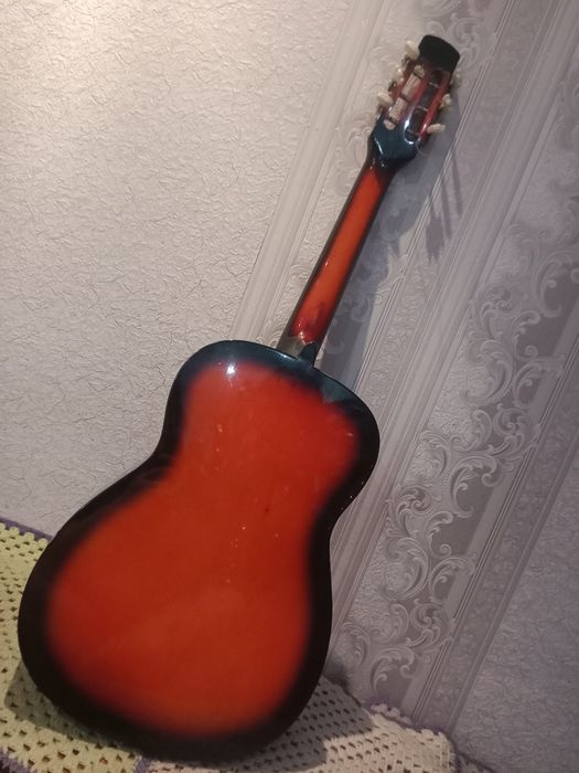 Продам гитара-Starsun