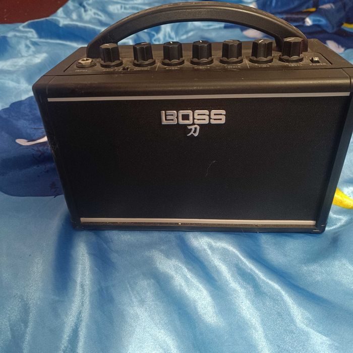 Boss katana mini усилвател за китара