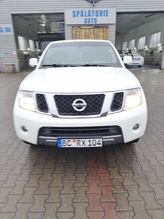 Nissan Pathfinder 2.5 diesel 7 locuri an 2010 4x4 euro4