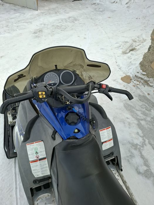 Продам снегоход   2006г