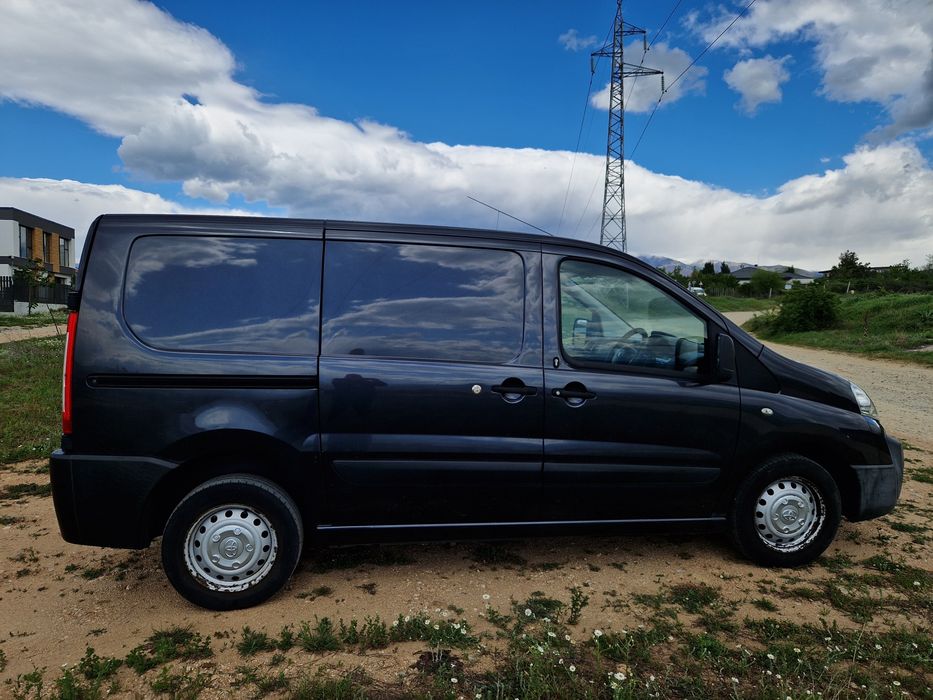 Продавам toyota proace телефон 0898502777