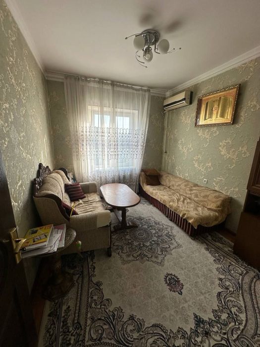 Продается 5-комнатная квартира, ориентир Госпитальный рынок