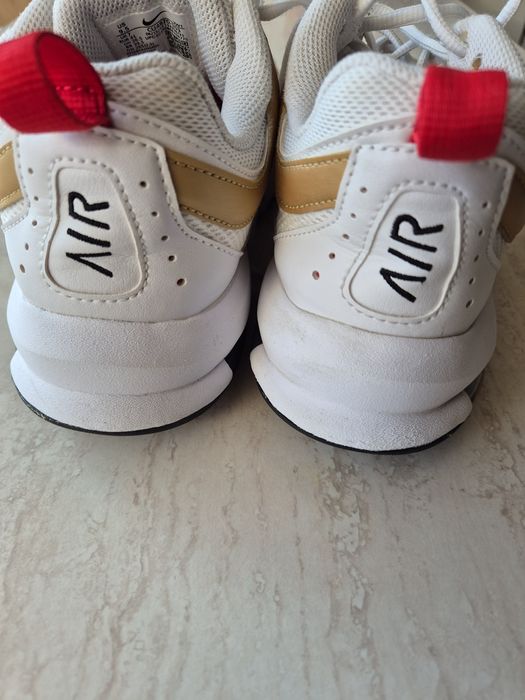 Дамски маратонки Nike air max ap