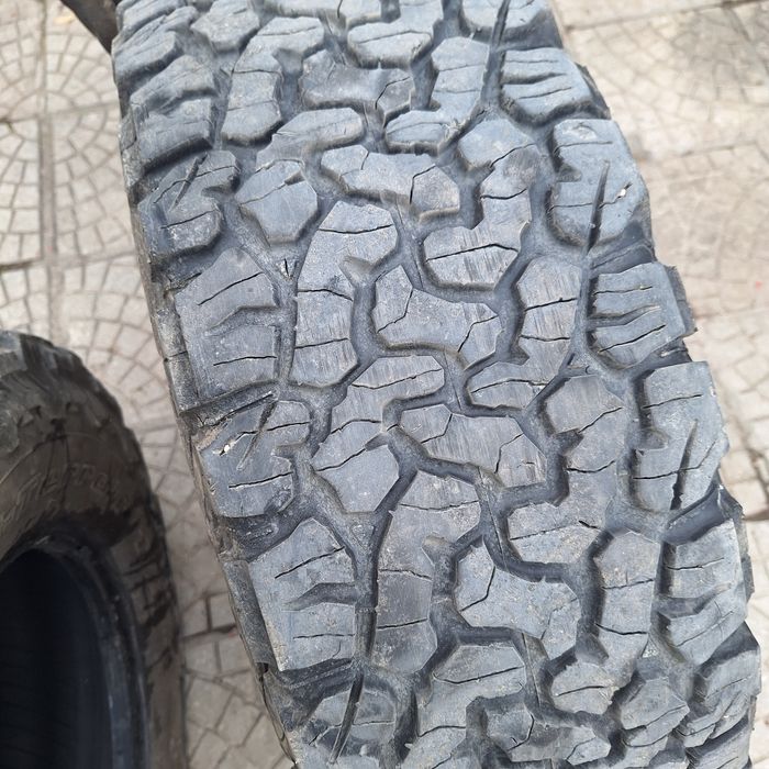 Гуми BFGOODRICH 255 70 16  гумите са два броя