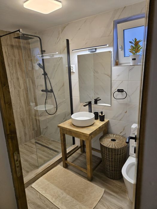 Vand Cabana noua cu ciubar si sauna-certificata Ministerul Turismului