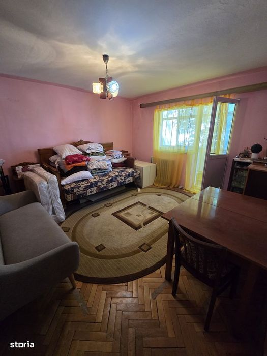 Apartament 3 camere et 1 str .Cerbului