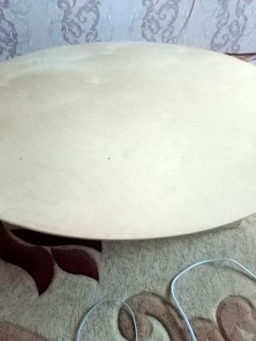 Продам круглый стол