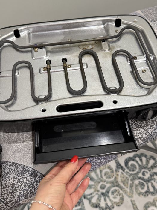 Продам грильницу Philips