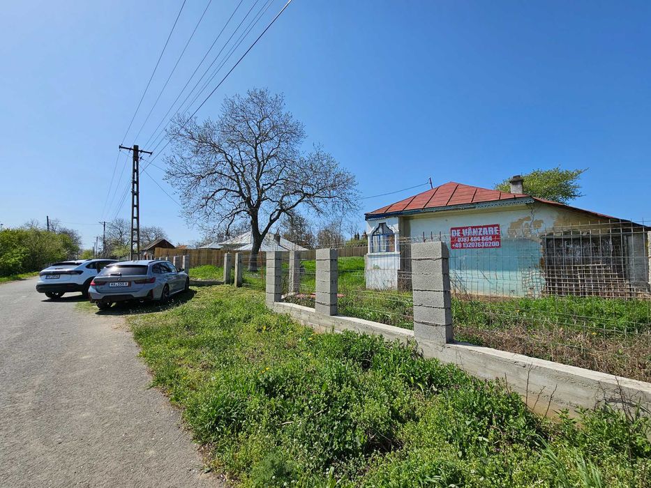 Casa cu teren de vanzare