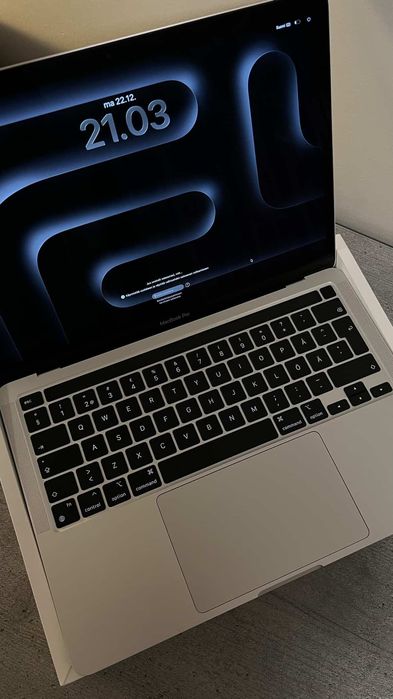 Apple MacBook Pro 256gb M2 ca nou
