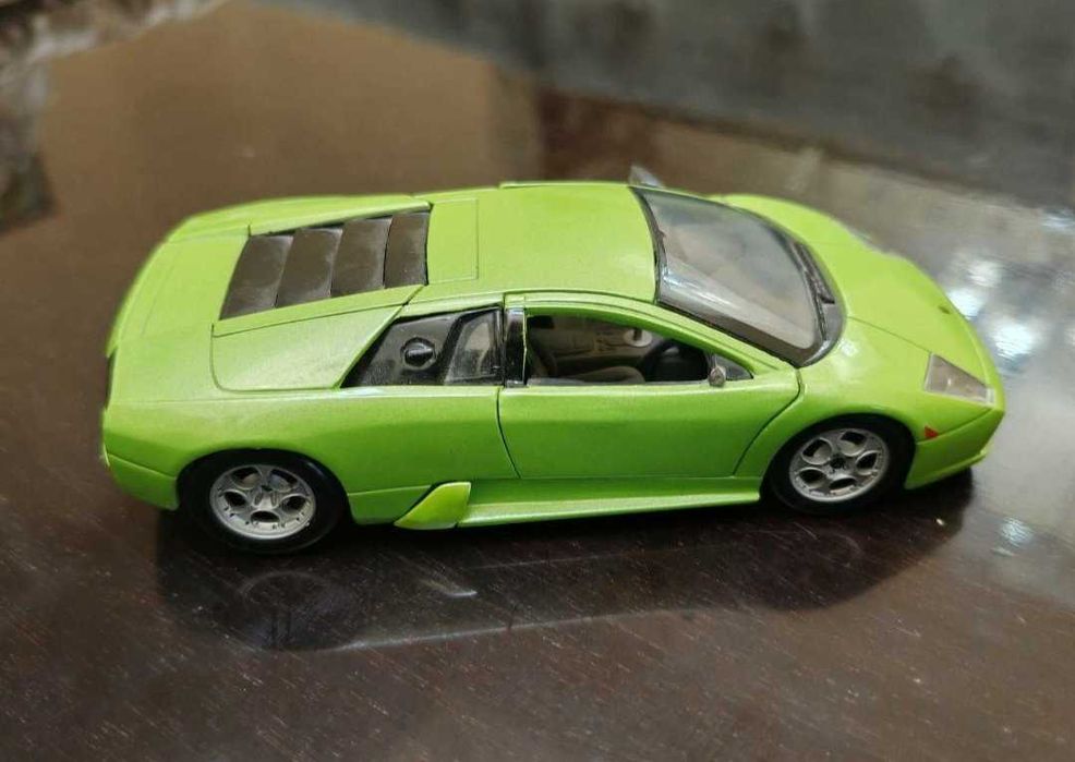 Macheta Lamborghini Murcielago, scara 1:24, Maisto