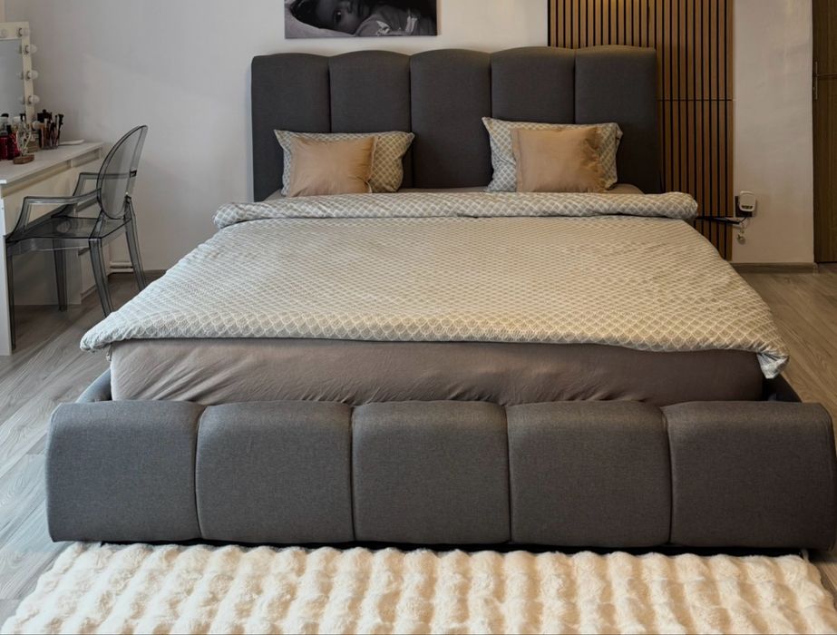 Pat de dormitor tapitat gri antracit