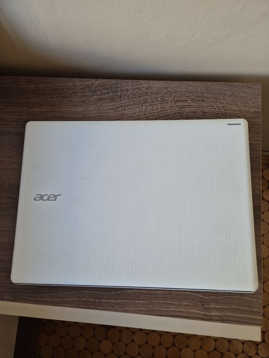 Лаптоп Acer Aspire One 11
