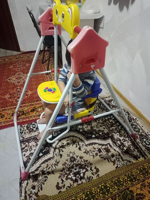 Продаётся детская качелька