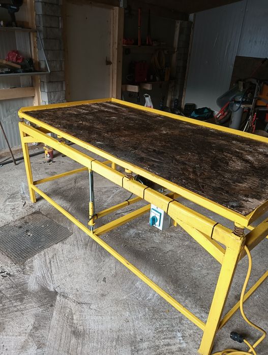 Masă vibrantă de vânzare