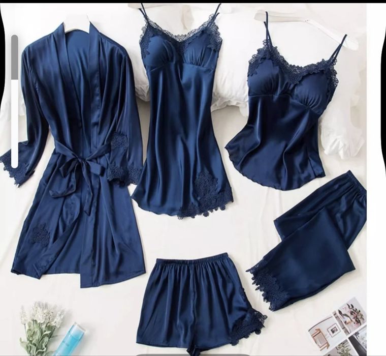 Женское комплекты белья