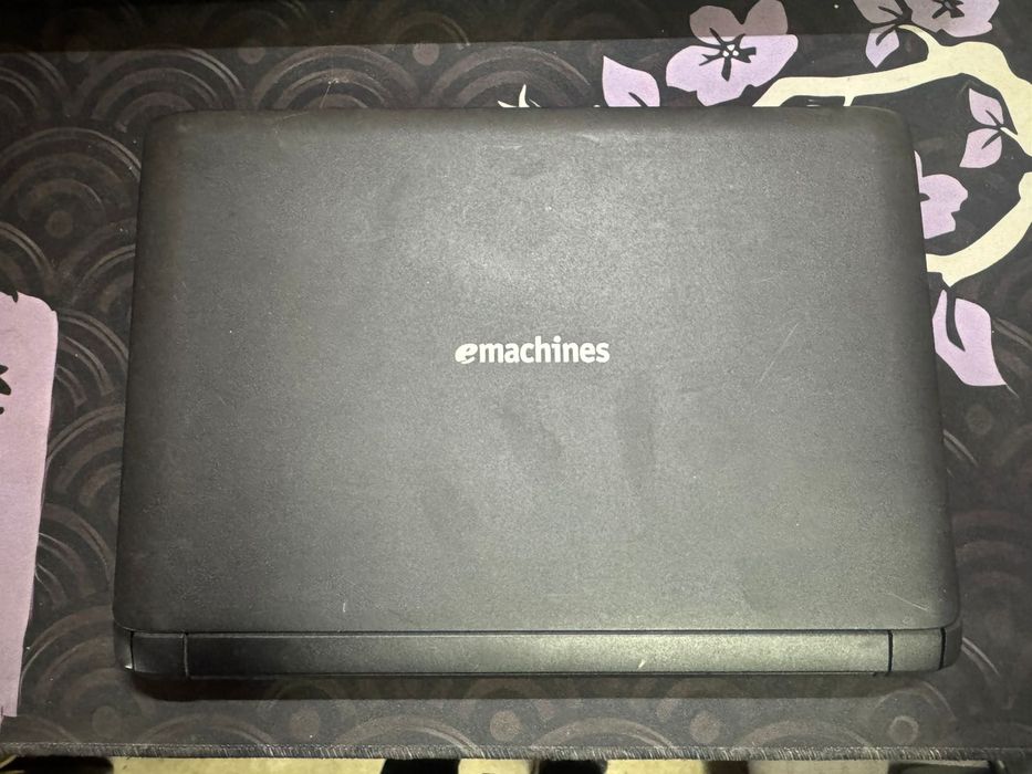 Маленький ноутбук