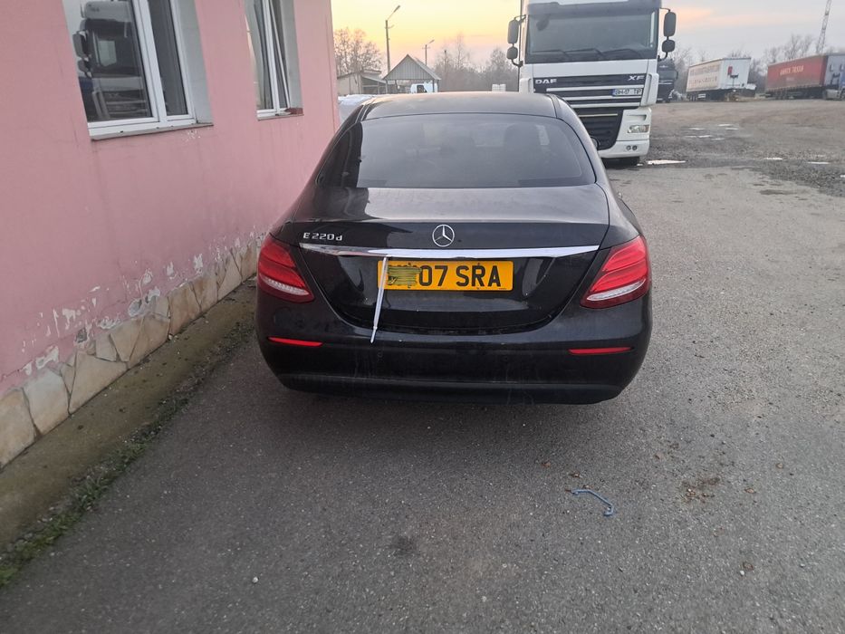 Dezmembrez mercedes E 220 w213 2017