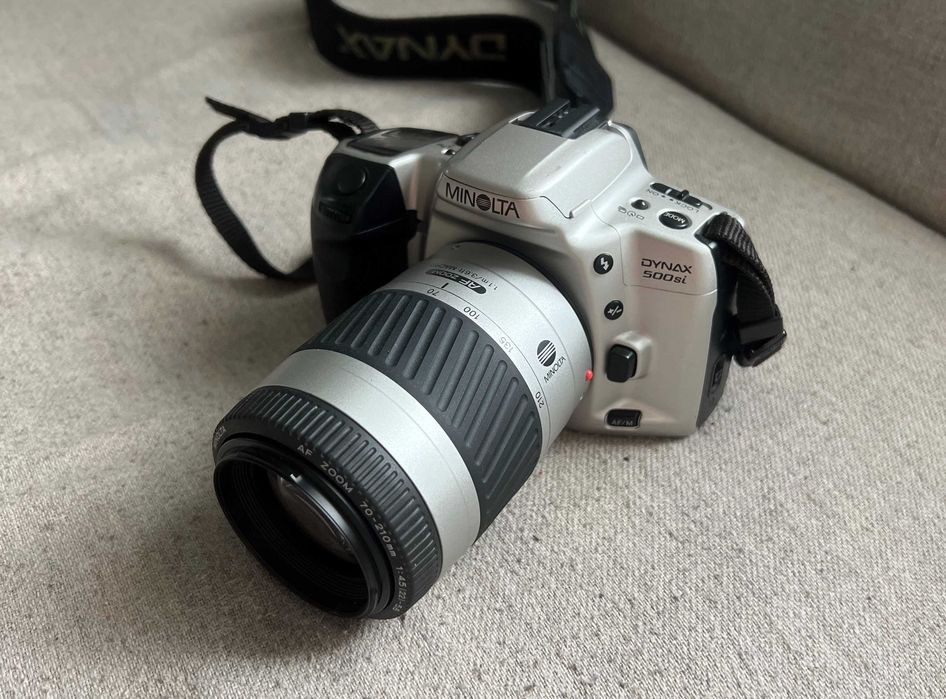 Minolta Dynax 500si + obiectiv Minolta AF Zoom 70–210mm f/4.5–5.6
