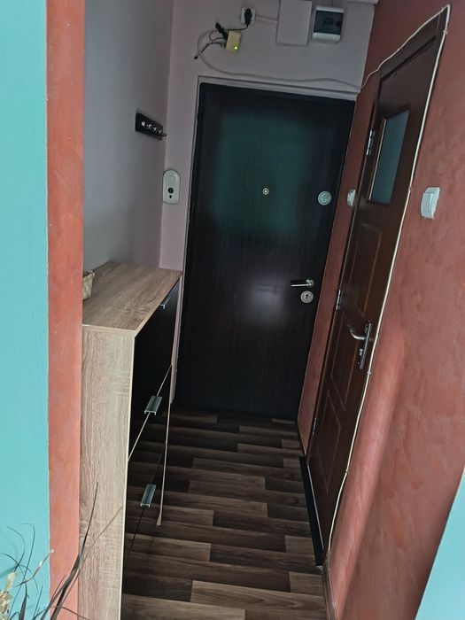 Dau în chirie apartament