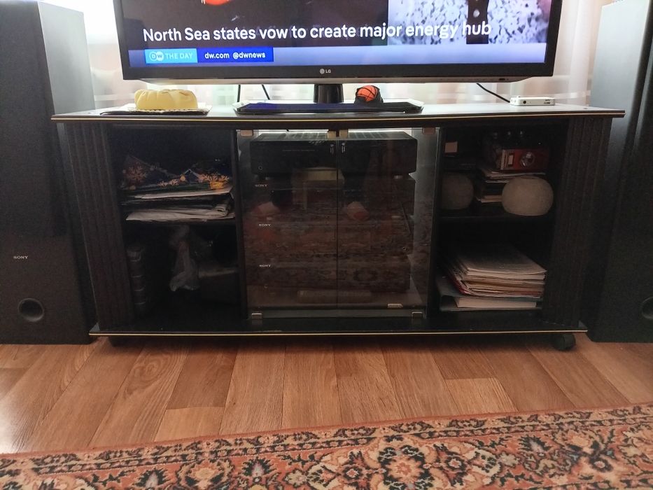 Продам стенку и тумбу для ТВ.