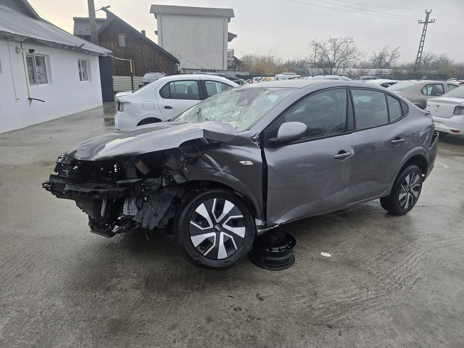 Dezmembrez Piese Logan 2025 1.0 TCE 5 trepte 9000 km