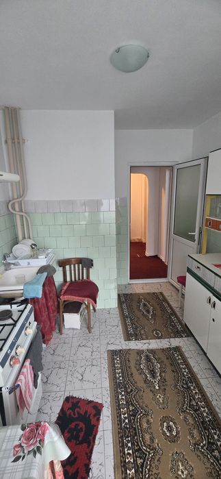 Vând apartament cu 2 camere, decomandat
