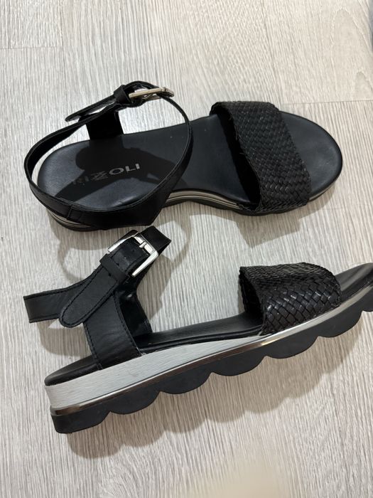 sandale de piele noi