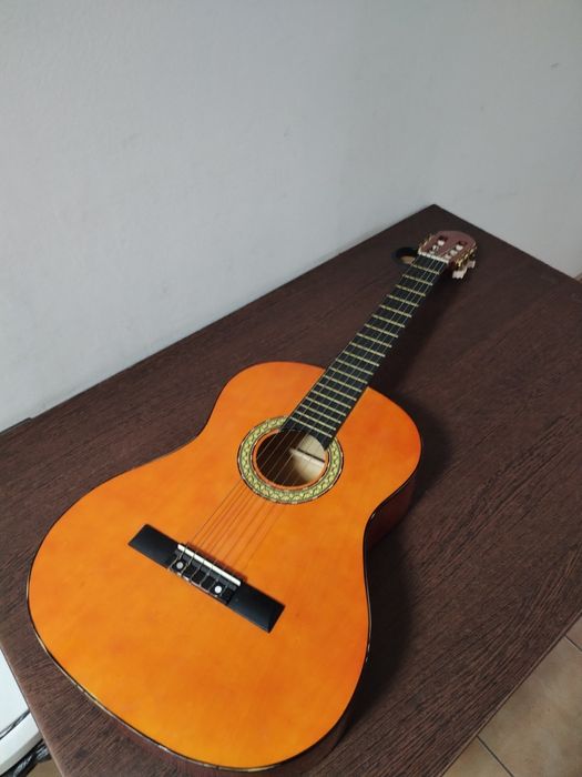 Chitara flame în perfecta stare