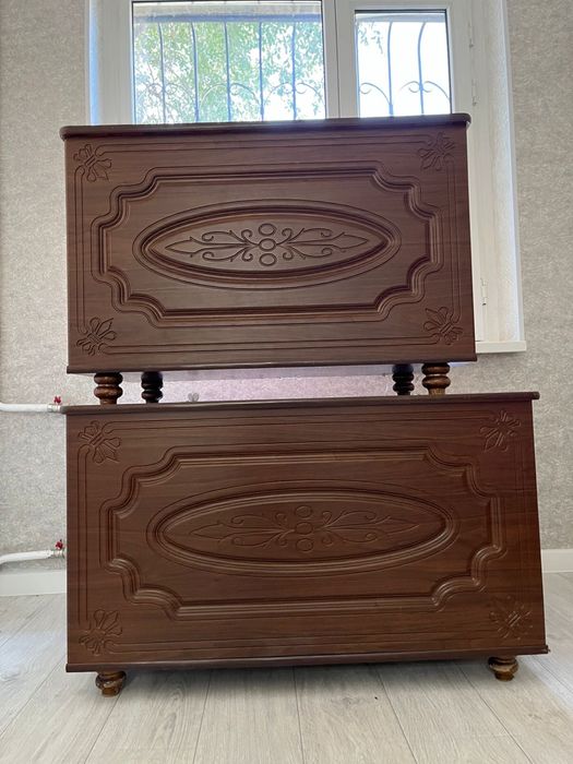 2  Сандық  бағасы 30 000.    Диван 3/1 бағасы 50 000. б/у