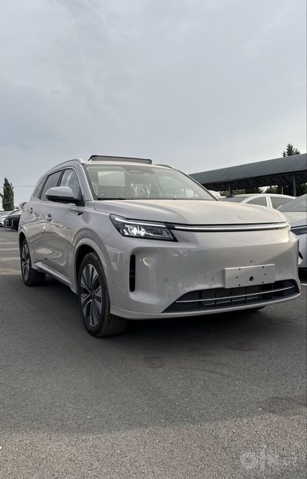 Dongfeng E5 Plus PHEV