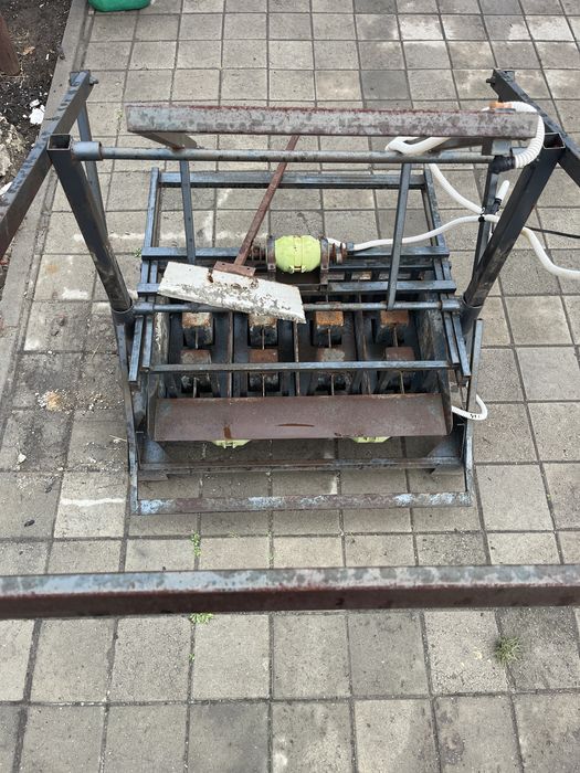 Пескоблочный аппарат