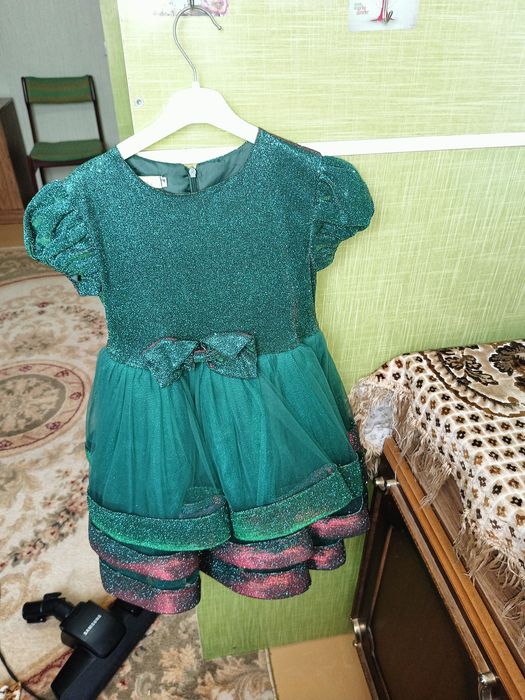 Нарядное платье  для девочки