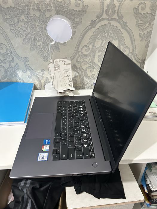 Huawei ноутбук…