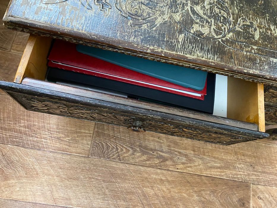 Трюмо ручной работы