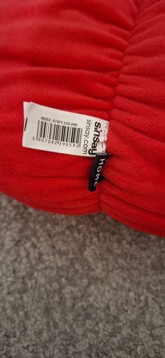 Perna decorativa in forma de floare