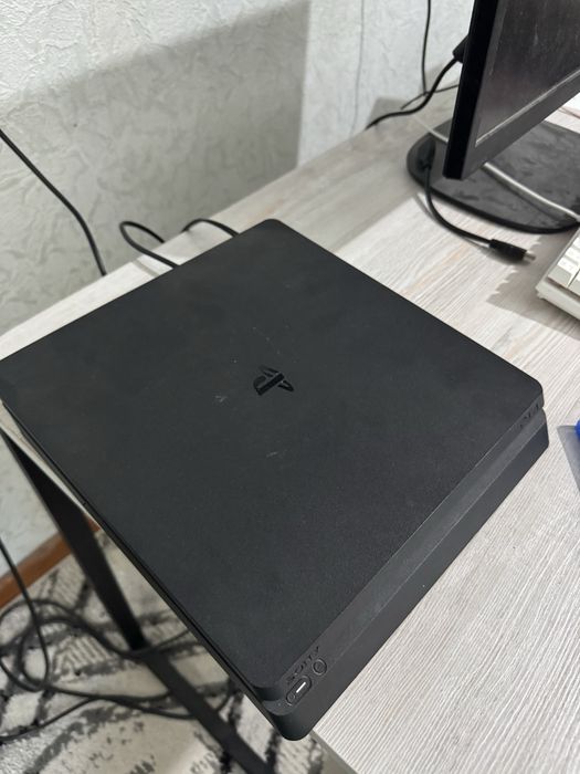 PlayStation 4 slim идеалл